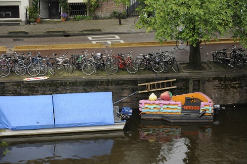 A slice of cake boat - Amsterdam Nieuwmarkt 