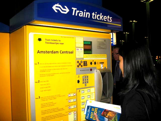 Ticket machines Schipol